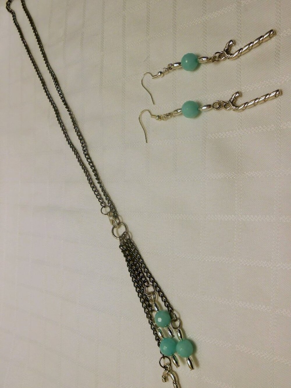 No 82 Handmade set with a pretty festive necklace and earrings